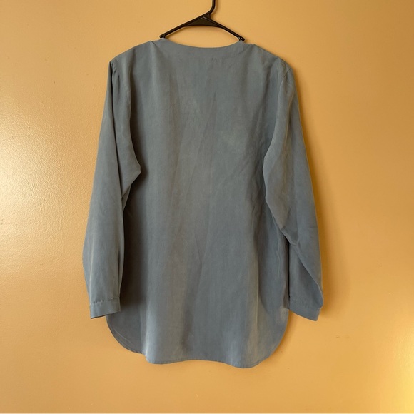Ann Taylor Blue 100% Silk Top size small great condition - Picture 6 of 6